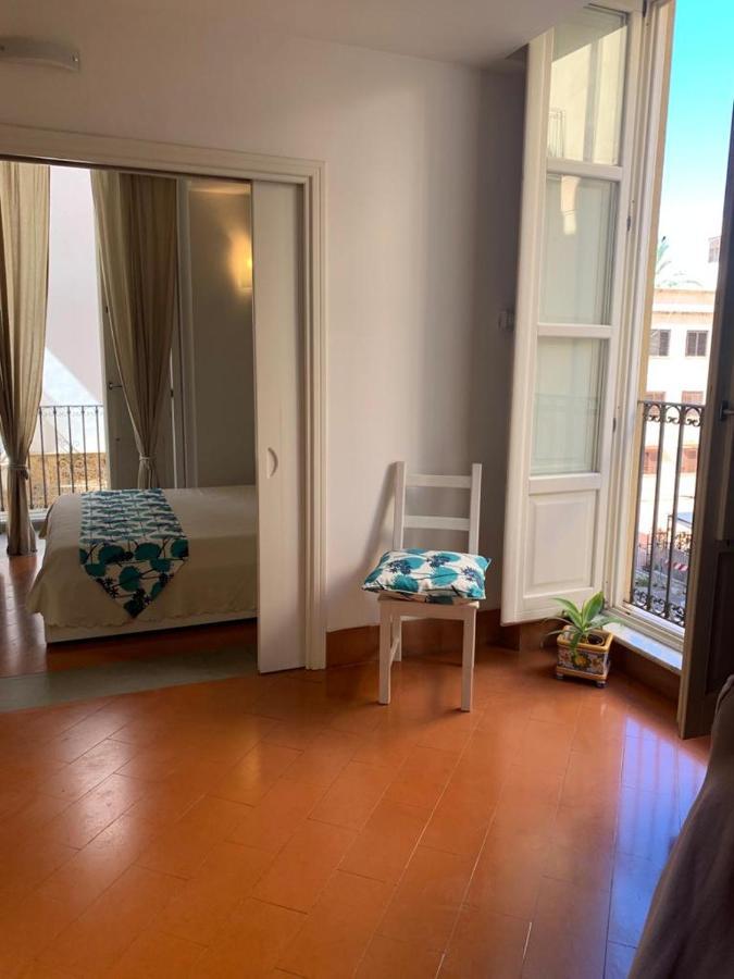 Apartment Palazzo Sambuca - & *